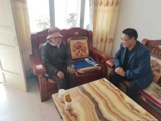 平?jīng)鲢垂鹃_展“踐行初心使命，助推脫貧攻堅(jiān)”主題黨日活動(dòng)(圖5)